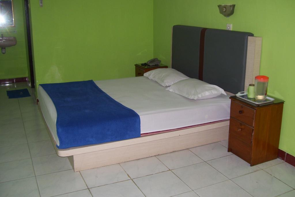 Hotel Bahagia Pangkalanbuun Zewnętrze zdjęcie